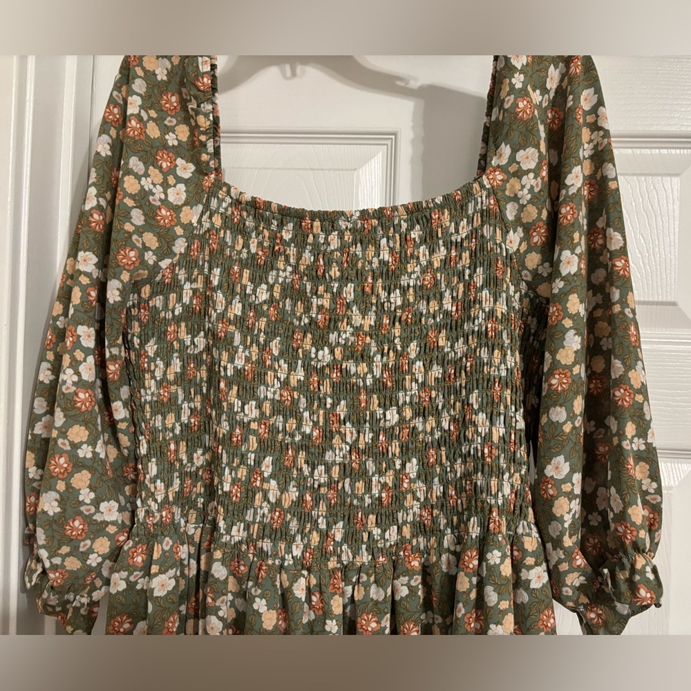 Baltic Born Women's Marta Smocked Midi Dress Size Size 1X Floral - Picture 4 of 9